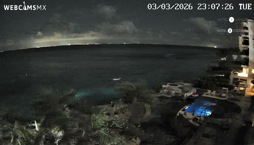 Cozumel Hotel B and Hotel Unique Coast Live Cam - Zona Hotelera Sur, San Mugiel de Cozumel, Municipio de Cozumel, Quintana Roo, Mexico
