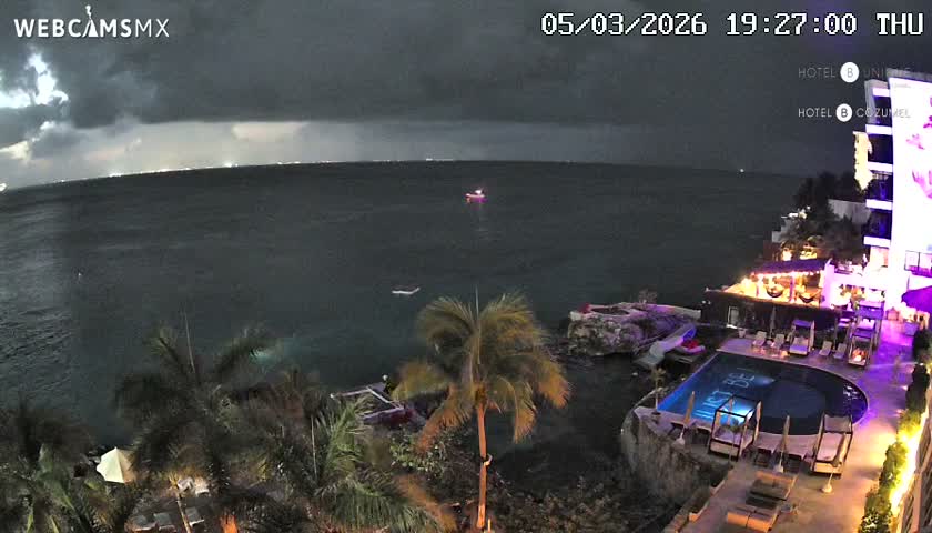Cozumel Hotel B and Hotel Unique Coast Live Cam - Zona Hotelera Sur, San Mugiel de Cozumel, Municipio de Cozumel, Quintana Roo, Mexico