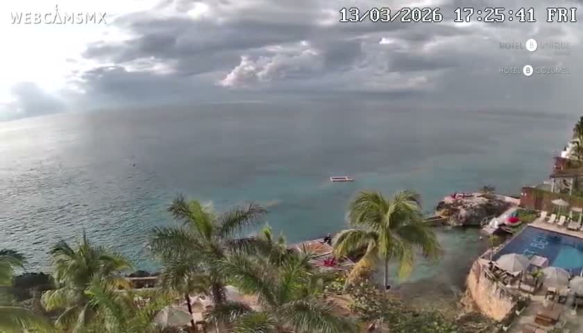 Cozumel Hotel B and Hotel Unique Coast Live Cam - Zona Hotelera Sur, San Mugiel de Cozumel, Municipio de Cozumel, Quintana Roo, Mexico
