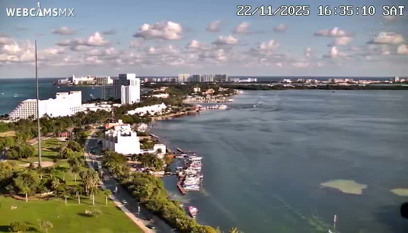  Cancun, Laguna de Nichupté Lagoon Lake & Hotel Zone (Zona Hotelera) Panaromic Live Cam - 