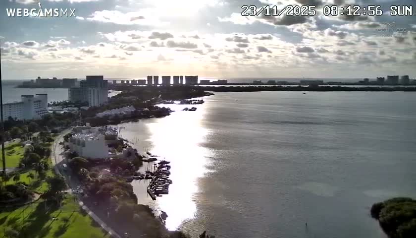  Cancun, Laguna de Nichupté Lagoon Lake & Hotel Zone (Zona Hotelera) Panaromic Live Cam - 