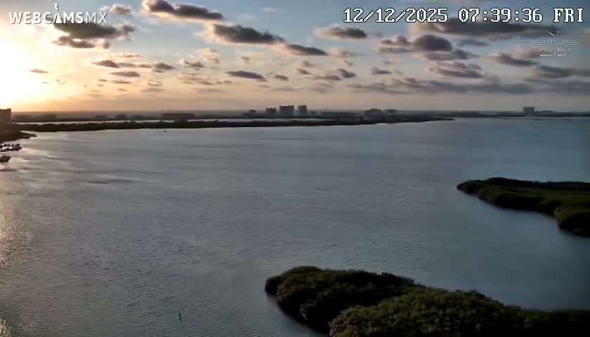  Cancun, Laguna de Nichupté Lagoon Lake & Hotel Zone (Zona Hotelera) Panaromic Live Cam - 