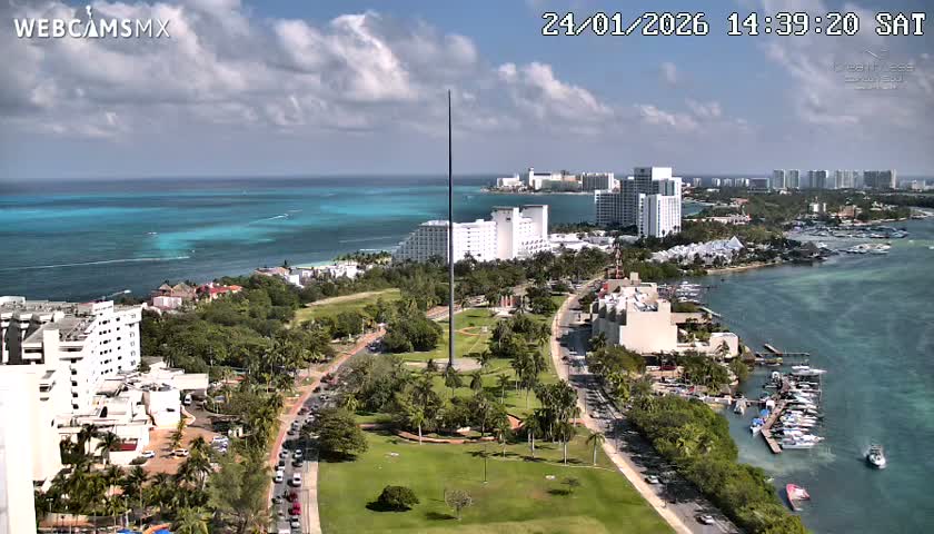  Cancun, Laguna de Nichupté Lagoon Lake & Hotel Zone (Zona Hotelera) Panaromic Live Cam - 