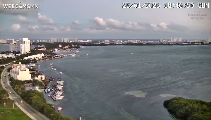  Cancun, Laguna de Nichupté Lagoon Lake & Hotel Zone (Zona Hotelera) Panaromic Live Cam - 