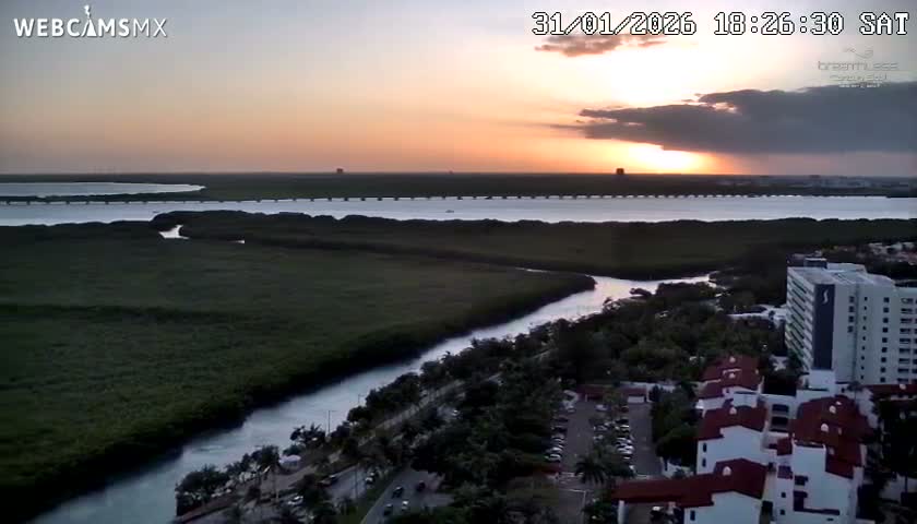  Cancun, Laguna de Nichupté Lagoon Lake & Hotel Zone (Zona Hotelera) Panaromic Live Cam - 