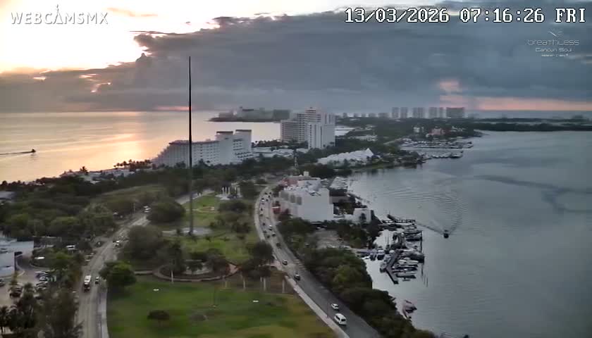  Cancun, Laguna de Nichupté Lagoon Lake & Hotel Zone (Zona Hotelera) Panaromic Live Cam - 