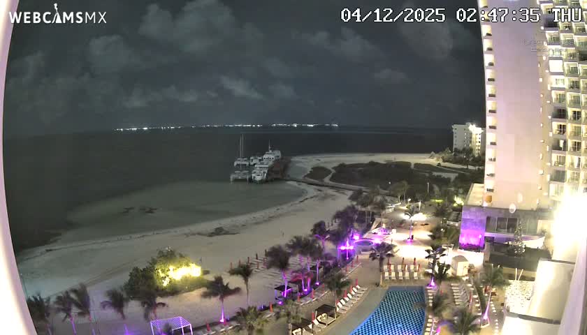 Cancun, Playa Juanito & Isla Mujeres Garrafon/Dolphin Discovery Ferry Live Cam - Zona Hotelera, Cancún, Quintana Roo, Mexico