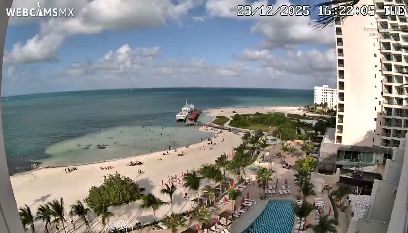 Cancun, Playa Juanito & Isla Mujeres Garrafon/Dolphin Discovery Ferry Live Cam - Zona Hotelera, Cancún, Quintana Roo, Mexico
