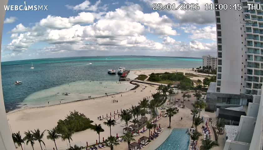 Cancun, Playa Juanito & Isla Mujeres Garrafon/Dolphin Discovery Ferry Live Cam - Zona Hotelera, Cancún, Quintana Roo, Mexico