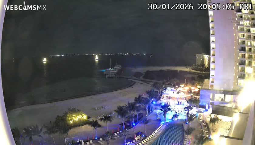 Cancun, Playa Juanito & Isla Mujeres Garrafon/Dolphin Discovery Ferry Live Cam - Zona Hotelera, Cancún, Quintana Roo, Mexico