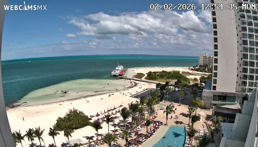Cancun, Playa Juanito & Isla Mujeres Garrafon/Dolphin Discovery Ferry Live Cam - Zona Hotelera, Cancún, Quintana Roo, Mexico