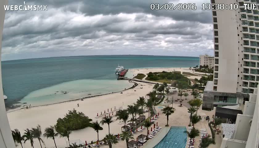 Cancun, Playa Juanito & Isla Mujeres Garrafon/Dolphin Discovery Ferry Live Cam - Zona Hotelera, Cancún, Quintana Roo, Mexico