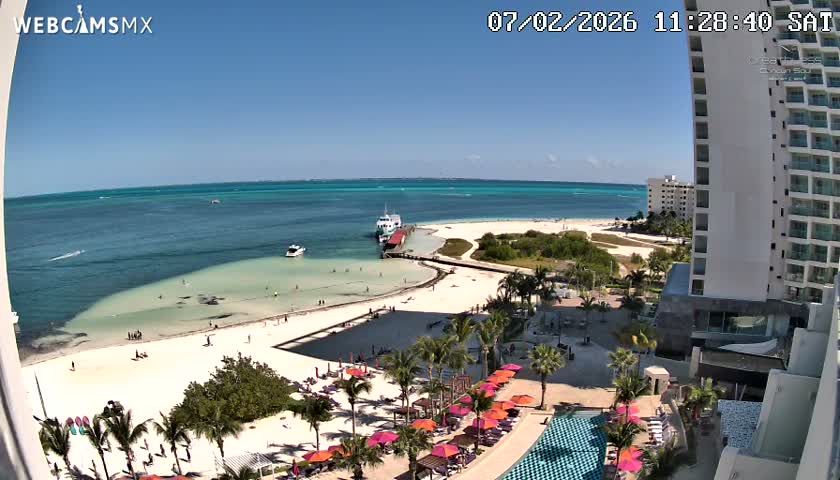 Cancun, Playa Juanito & Isla Mujeres Garrafon/Dolphin Discovery Ferry Live Cam - Zona Hotelera, Cancún, Quintana Roo, Mexico