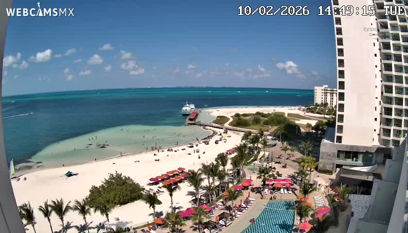 Cancun, Playa Juanito & Isla Mujeres Garrafon/Dolphin Discovery Ferry Live Cam - Zona Hotelera, Cancún, Quintana Roo, Mexico