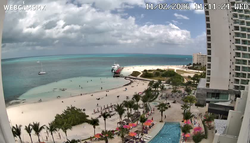 Cancun, Playa Juanito & Isla Mujeres Garrafon/Dolphin Discovery Ferry Live Cam - Zona Hotelera, Cancún, Quintana Roo, Mexico