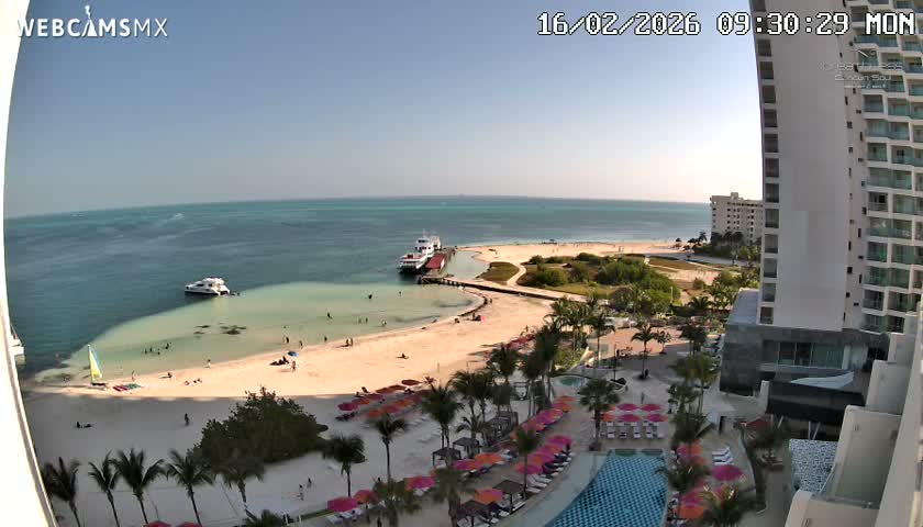 Cancun, Playa Juanito & Isla Mujeres Garrafon/Dolphin Discovery Ferry Live Cam - Zona Hotelera, Cancún, Quintana Roo, Mexico