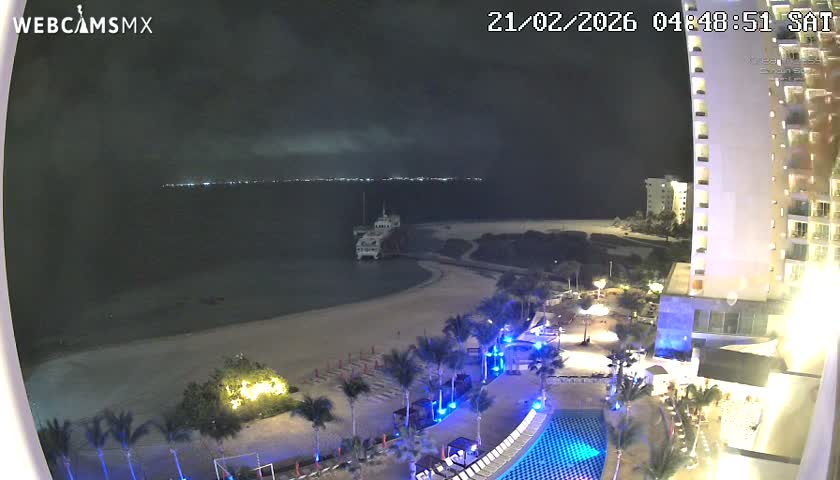 Cancun, Playa Juanito & Isla Mujeres Garrafon/Dolphin Discovery Ferry Live Cam - Zona Hotelera, Cancún, Quintana Roo, Mexico