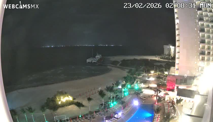 Cancun, Playa Juanito & Isla Mujeres Garrafon/Dolphin Discovery Ferry Live Cam - Zona Hotelera, Cancún, Quintana Roo, Mexico