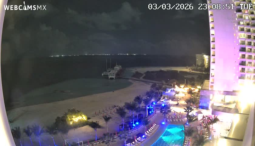 Cancun, Playa Juanito & Isla Mujeres Garrafon/Dolphin Discovery Ferry Live Cam - Zona Hotelera, Cancún, Quintana Roo, Mexico