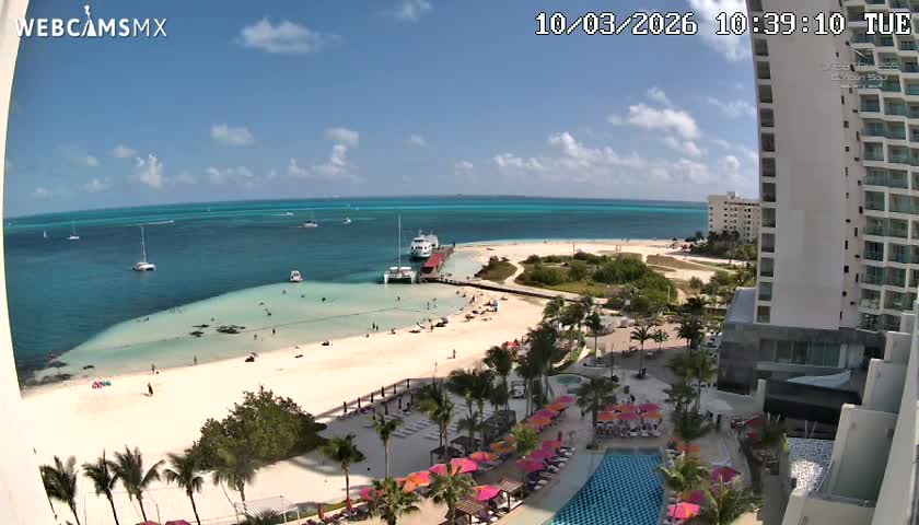 Cancun, Playa Juanito & Isla Mujeres Garrafon/Dolphin Discovery Ferry Live Cam - Zona Hotelera, Cancún, Quintana Roo, Mexico
