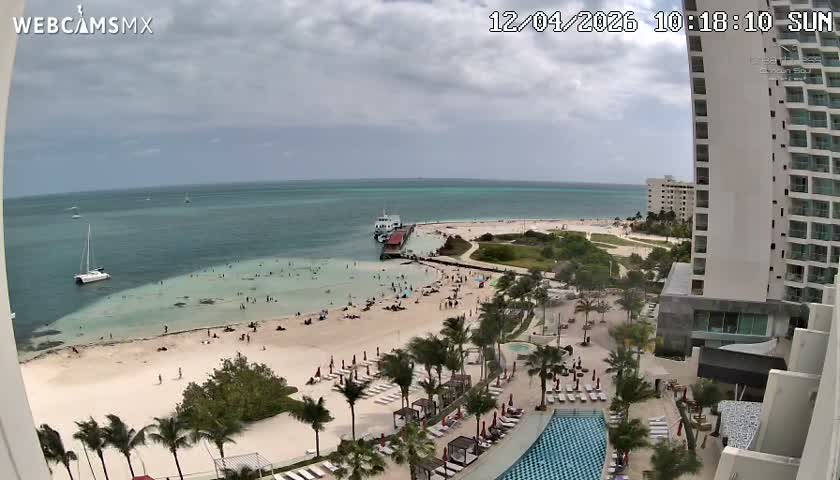 Cancun, Playa Juanito & Isla Mujeres Garrafon/Dolphin Discovery Ferry Live Cam - Zona Hotelera, Cancún, Quintana Roo, Mexico