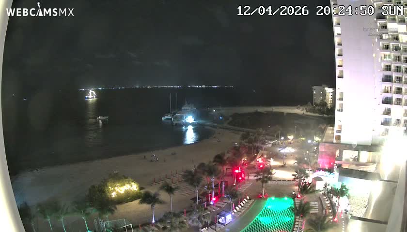 Cancun, Playa Juanito & Isla Mujeres Garrafon/Dolphin Discovery Ferry Live Cam - Zona Hotelera, Cancún, Quintana Roo, Mexico