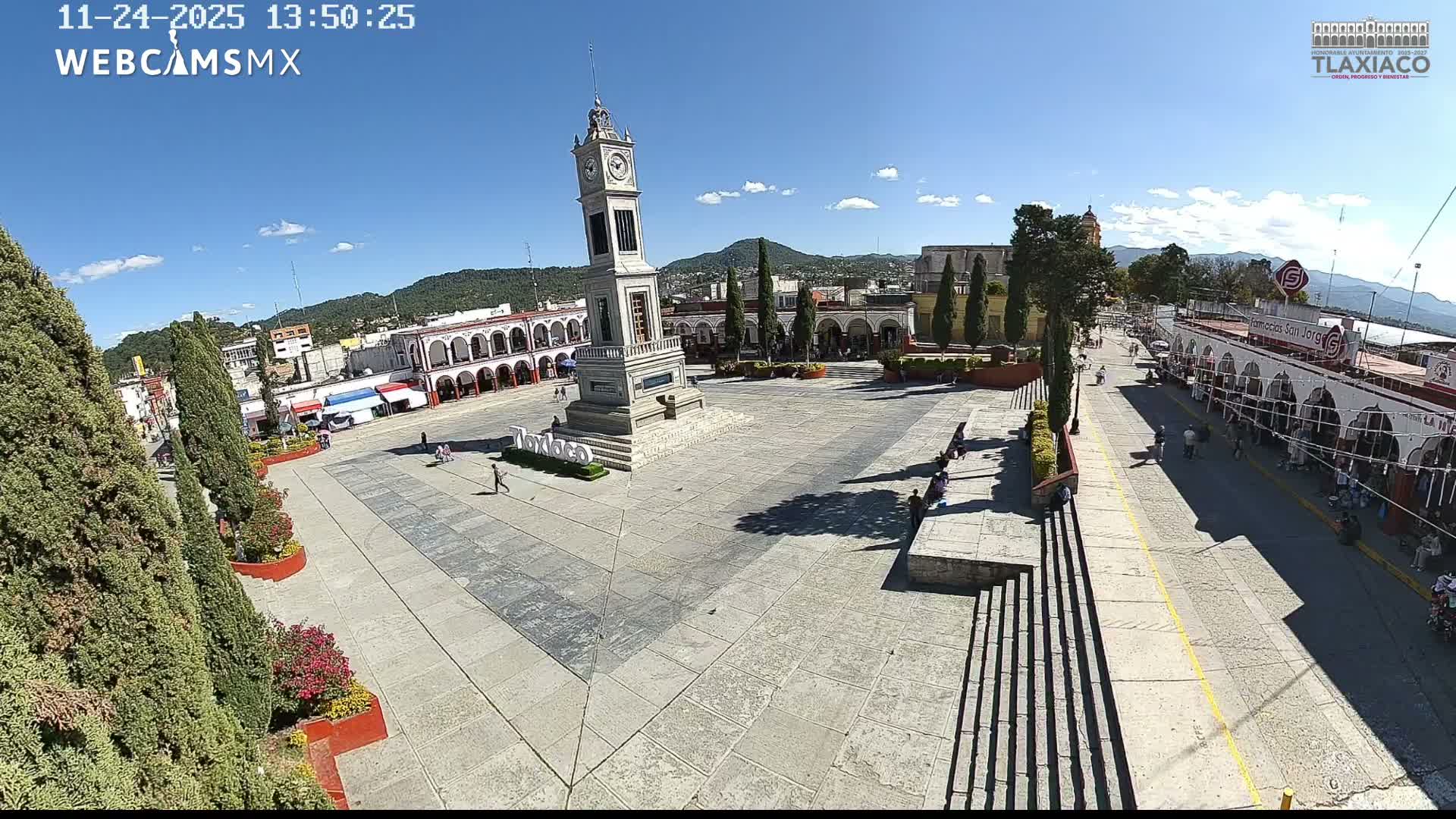 Oaxaca, Tlaxiaco City & Plind of Tlaxiaco Zocalo Live Cam - Centro, Heroica ciudad de Tlaxiaco, Oaxaca, Mexico