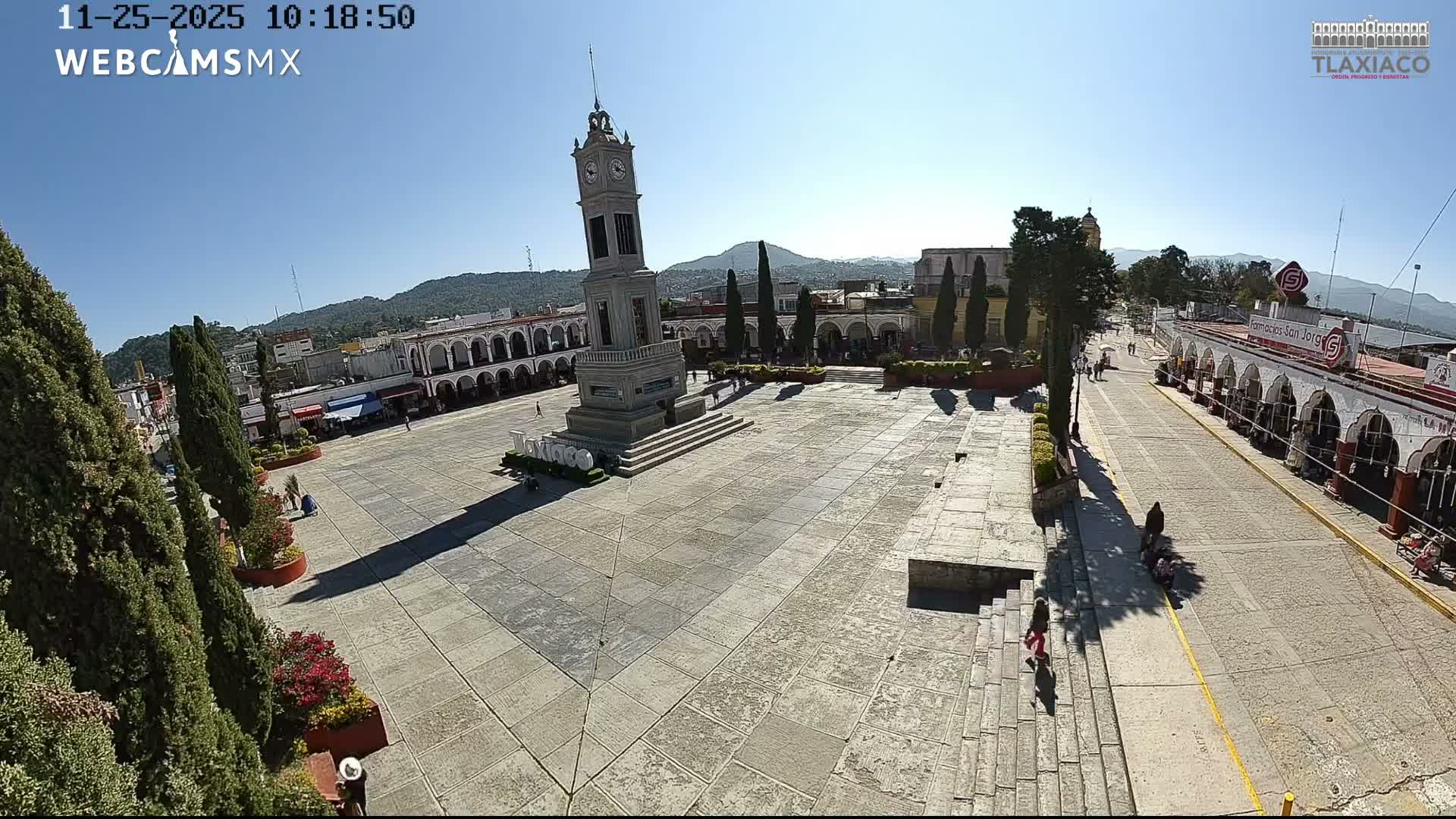 Oaxaca, Tlaxiaco City & Plind of Tlaxiaco Zocalo Live Cam - Centro, Heroica ciudad de Tlaxiaco, Oaxaca, Mexico
