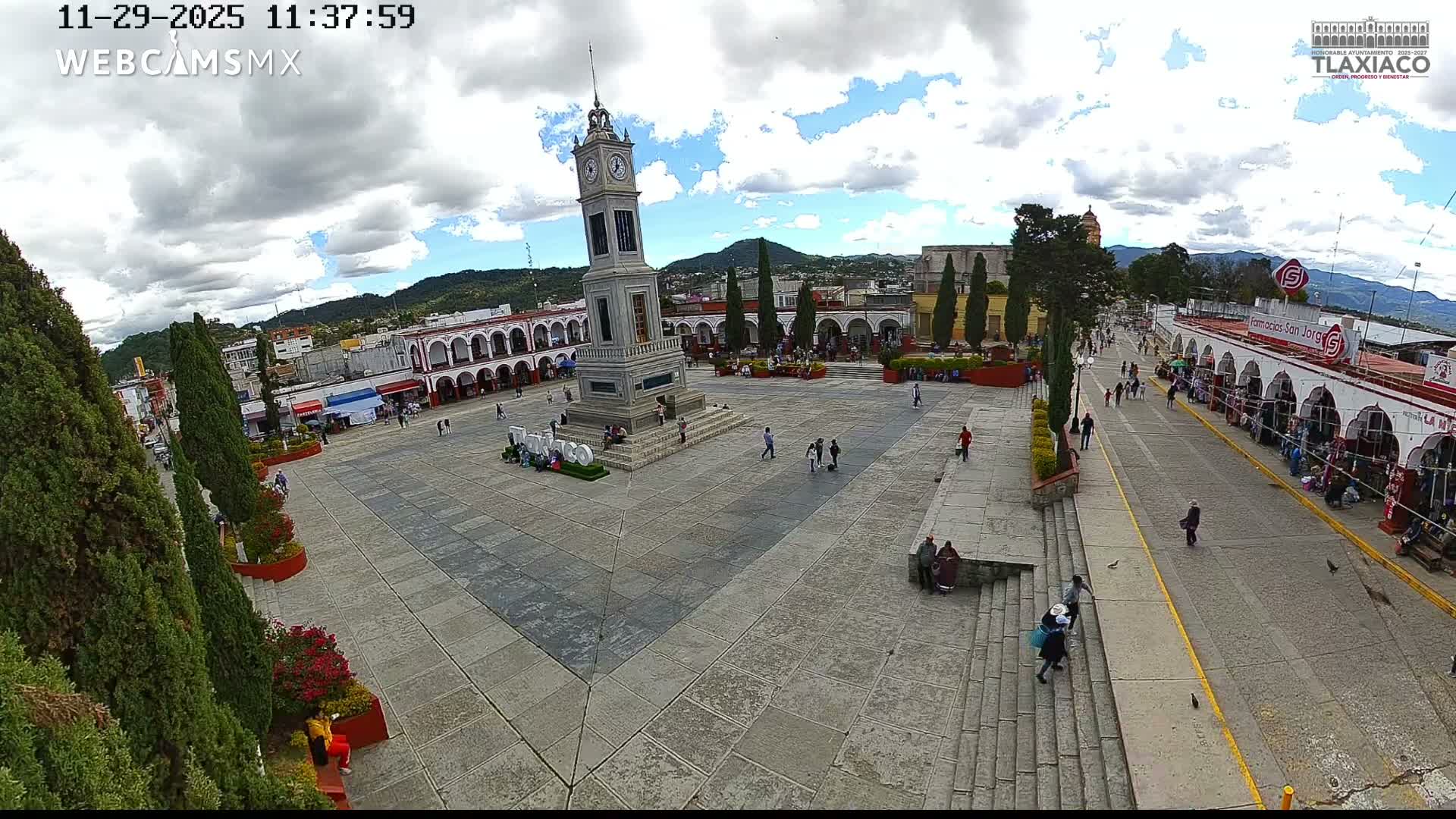 Oaxaca, Tlaxiaco City & Plind of Tlaxiaco Zocalo Live Cam - Centro, Heroica ciudad de Tlaxiaco, Oaxaca, Mexico