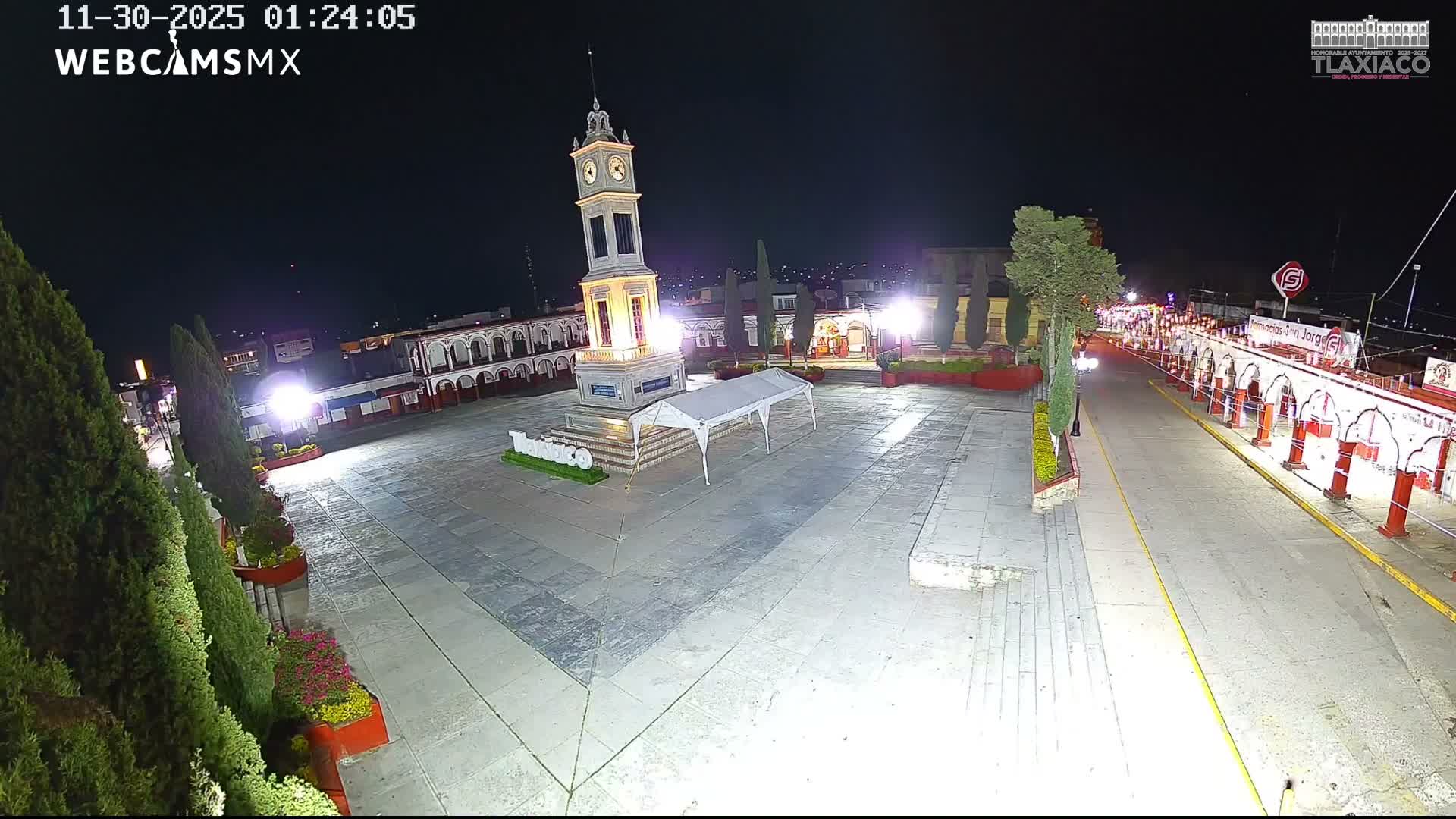 Oaxaca, Tlaxiaco City & Plind of Tlaxiaco Zocalo Live Cam - Centro, Heroica ciudad de Tlaxiaco, Oaxaca, Mexico