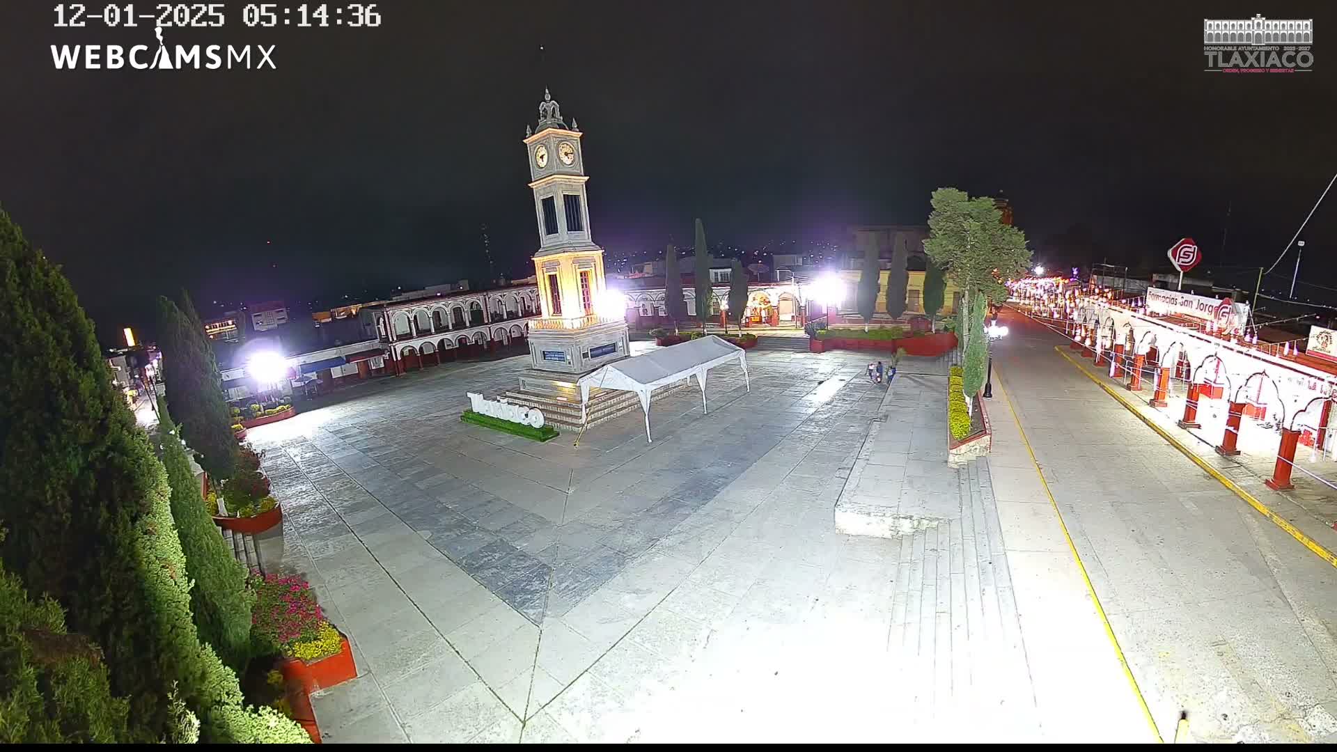 Oaxaca, Tlaxiaco City & Plind of Tlaxiaco Zocalo Live Cam - Centro, Heroica ciudad de Tlaxiaco, Oaxaca, Mexico