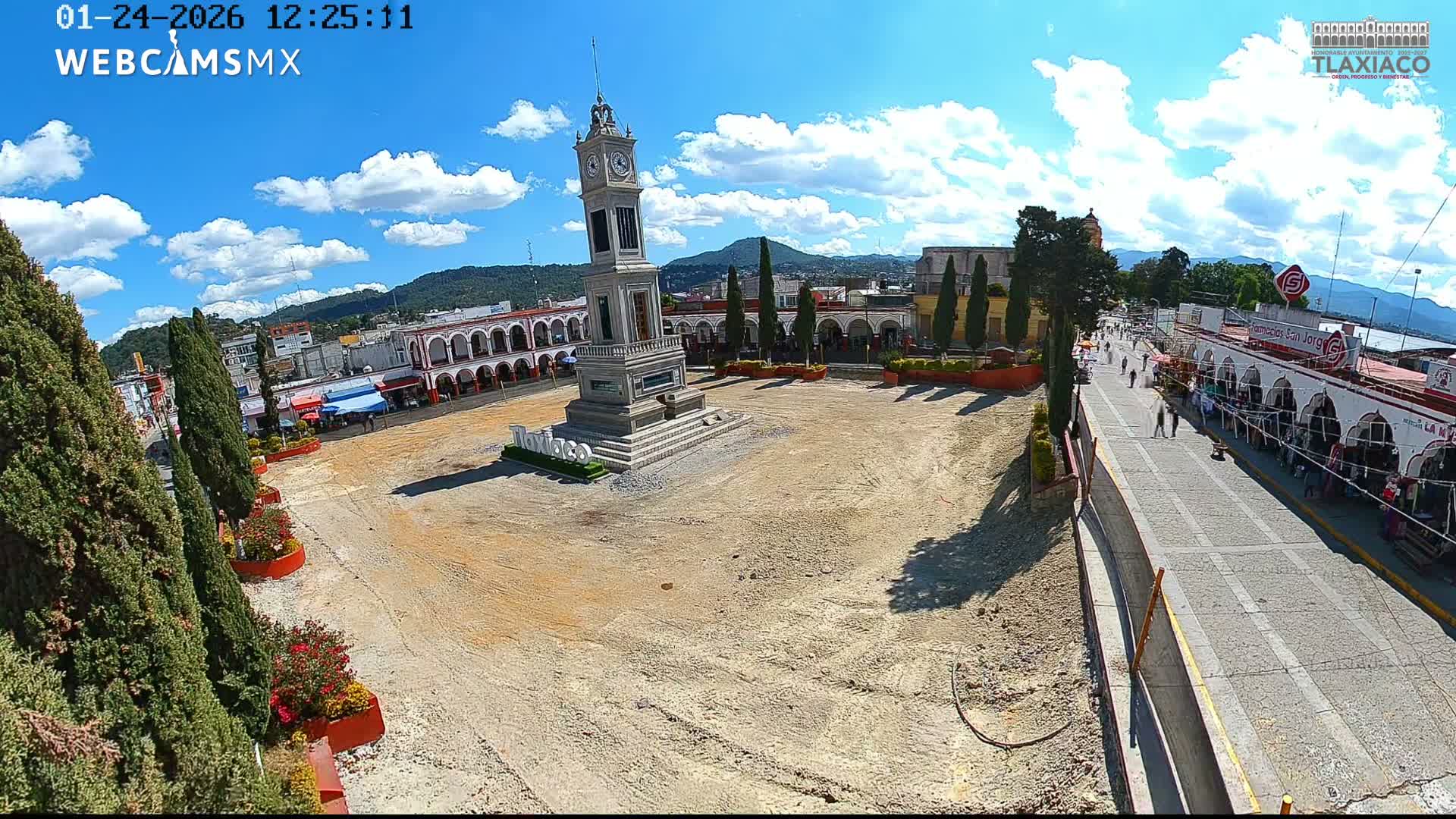 Oaxaca, Tlaxiaco City & Plind of Tlaxiaco Zocalo Live Cam - Centro, Heroica ciudad de Tlaxiaco, Oaxaca, Mexico