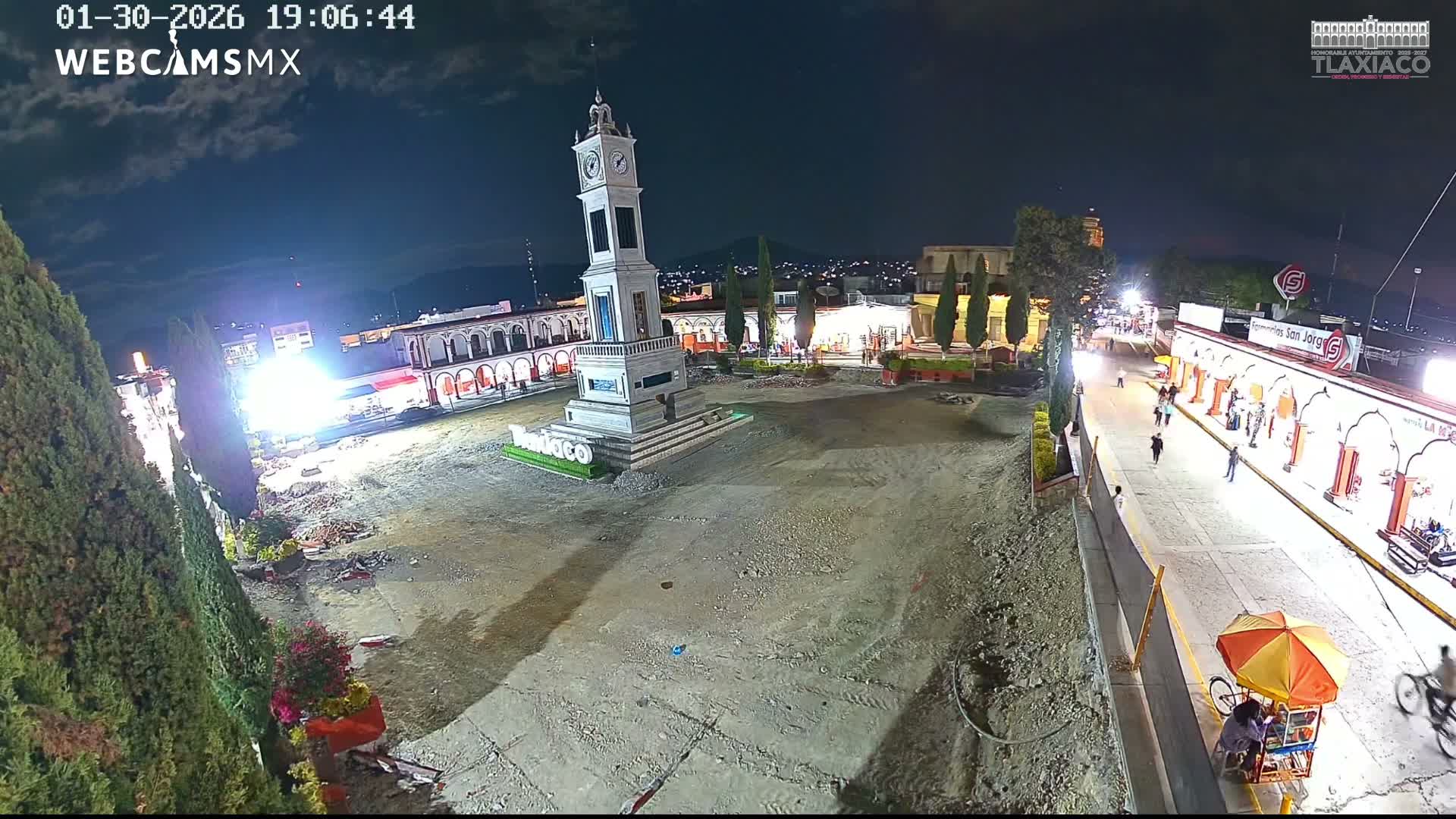 Oaxaca, Tlaxiaco City & Plind of Tlaxiaco Zocalo Live Cam - Centro, Heroica ciudad de Tlaxiaco, Oaxaca, Mexico
