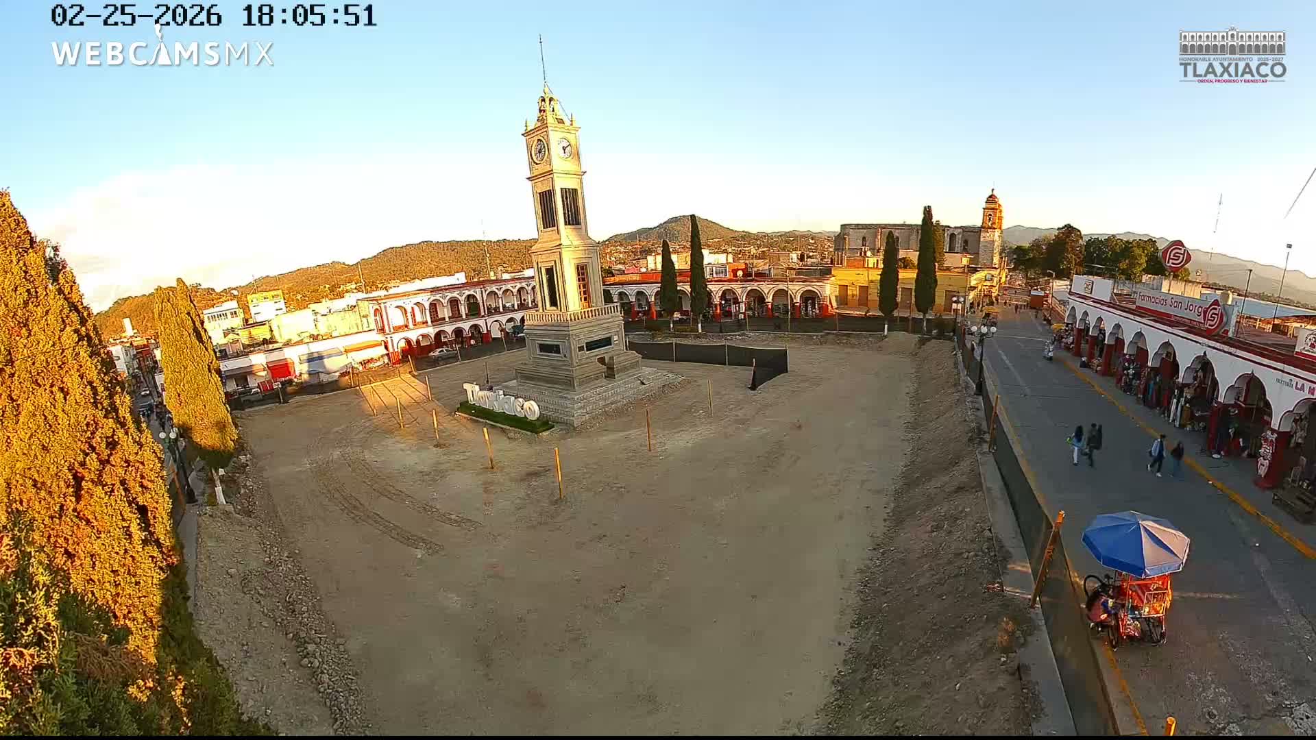 Oaxaca, Tlaxiaco City & Plind of Tlaxiaco Zocalo Live Cam - Centro, Heroica ciudad de Tlaxiaco, Oaxaca, Mexico