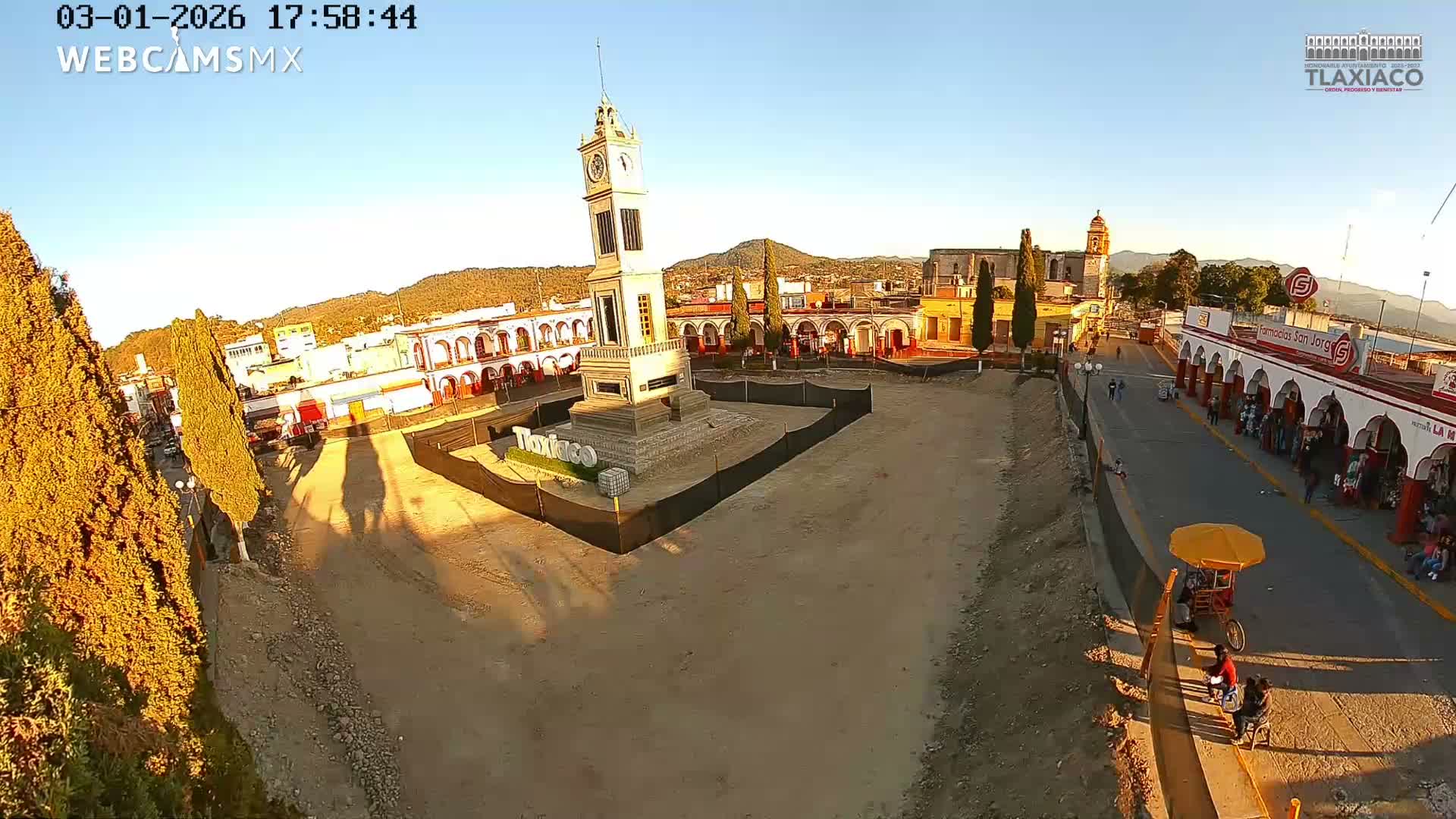 Oaxaca, Tlaxiaco City & Plind of Tlaxiaco Zocalo Live Cam - Centro, Heroica ciudad de Tlaxiaco, Oaxaca, Mexico