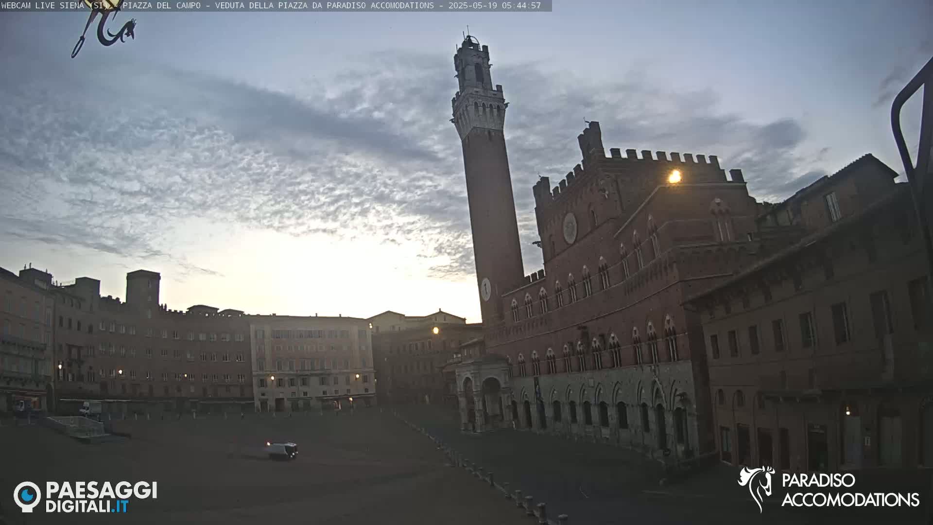 Siena , Piazza del Campo II Square Live Cam - Tuscany, Italy