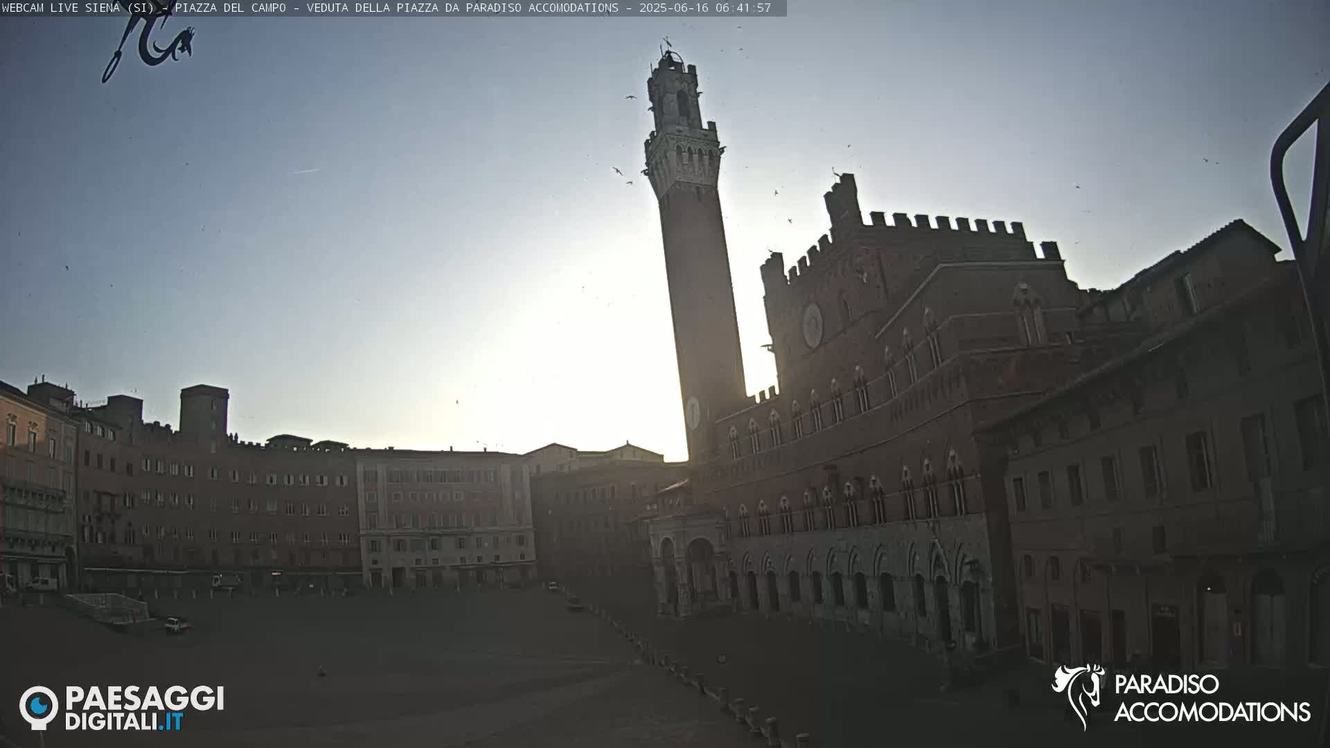 Siena , Piazza del Campo II Square Live Cam - Tuscany, Italy