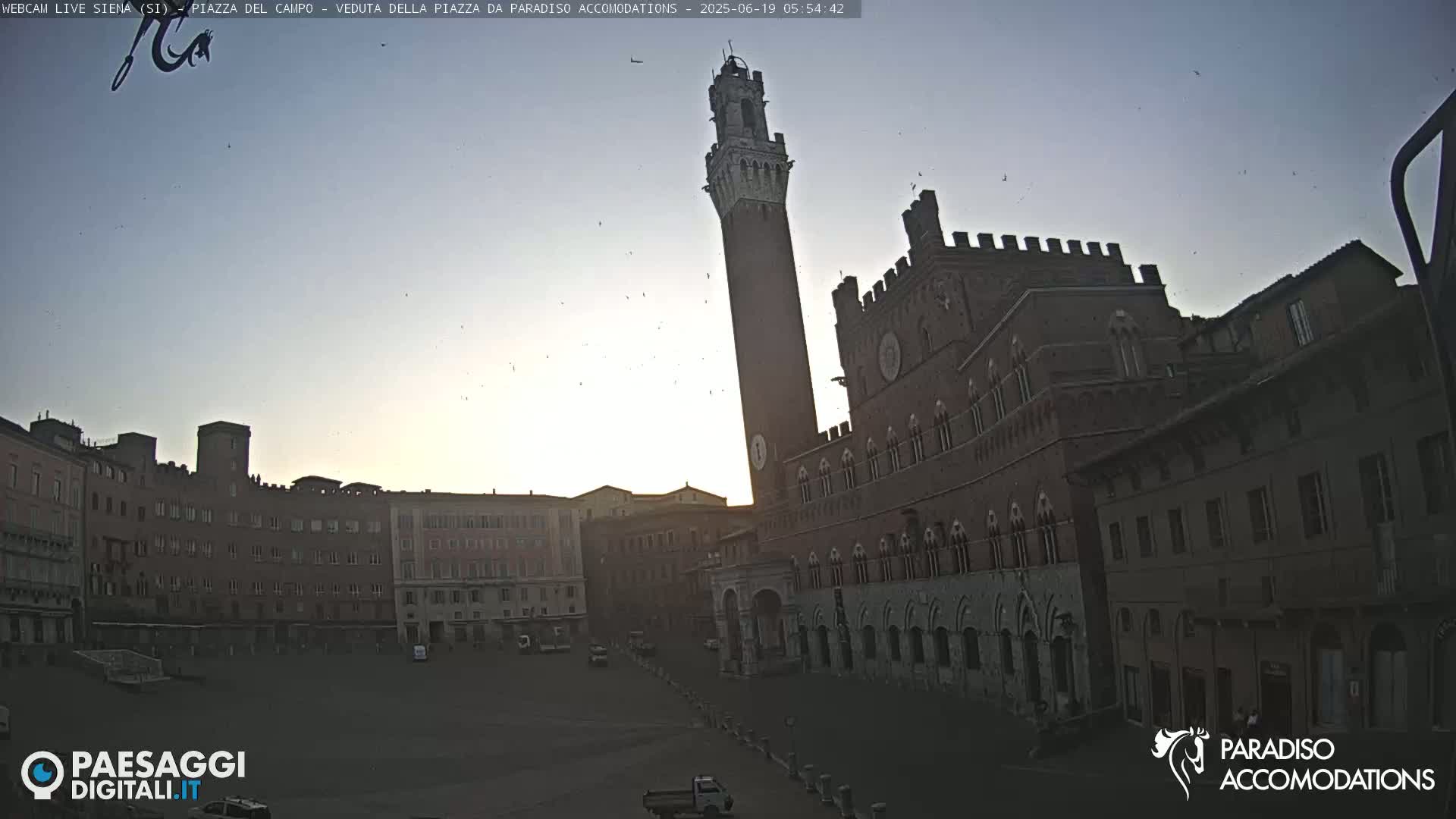 Siena , Piazza del Campo II Square Live Cam - Tuscany, Italy
