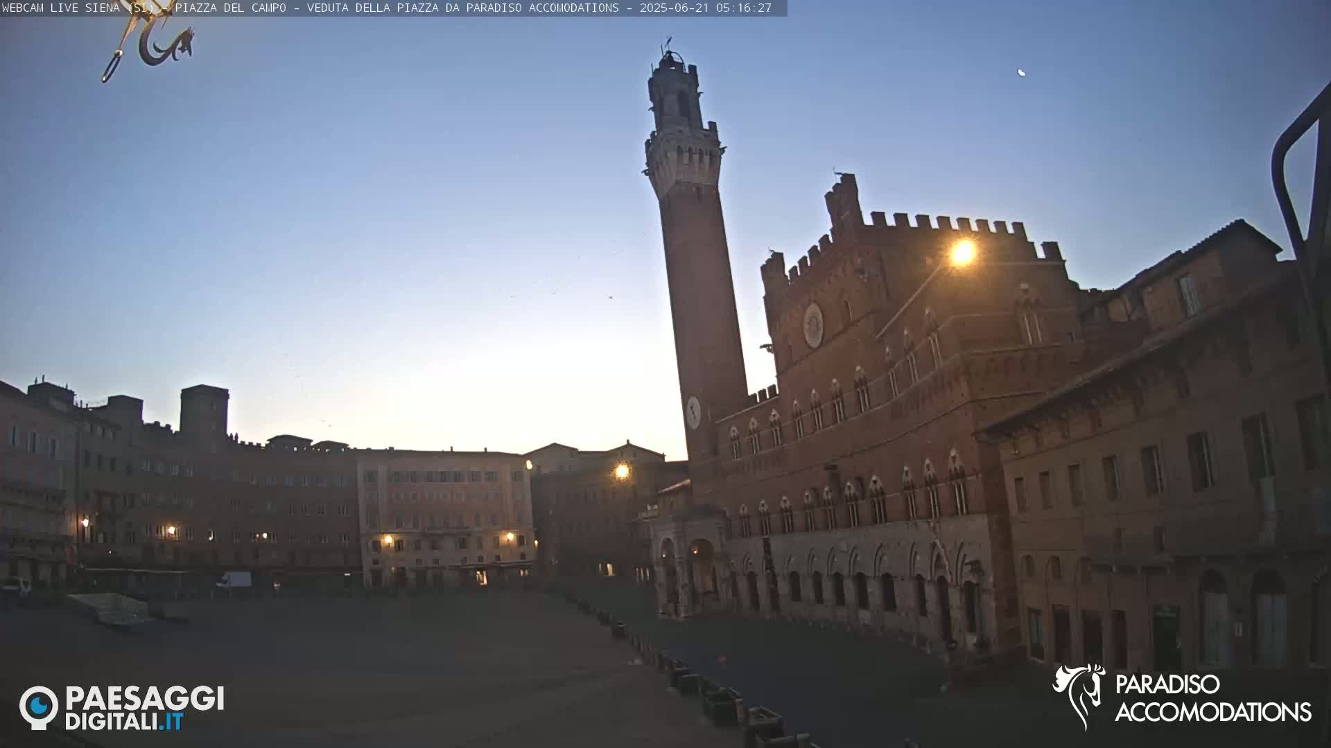 Siena , Piazza del Campo II Square Live Cam - Tuscany, Italy