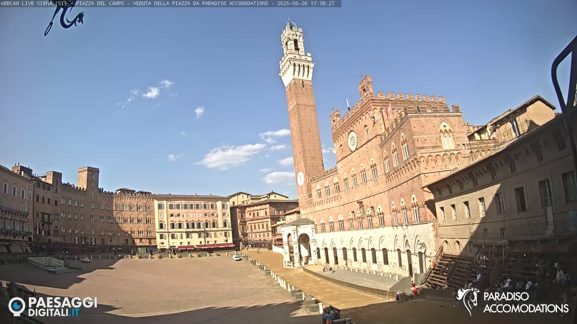Siena , Piazza del Campo II Square Live Cam - Tuscany, Italy