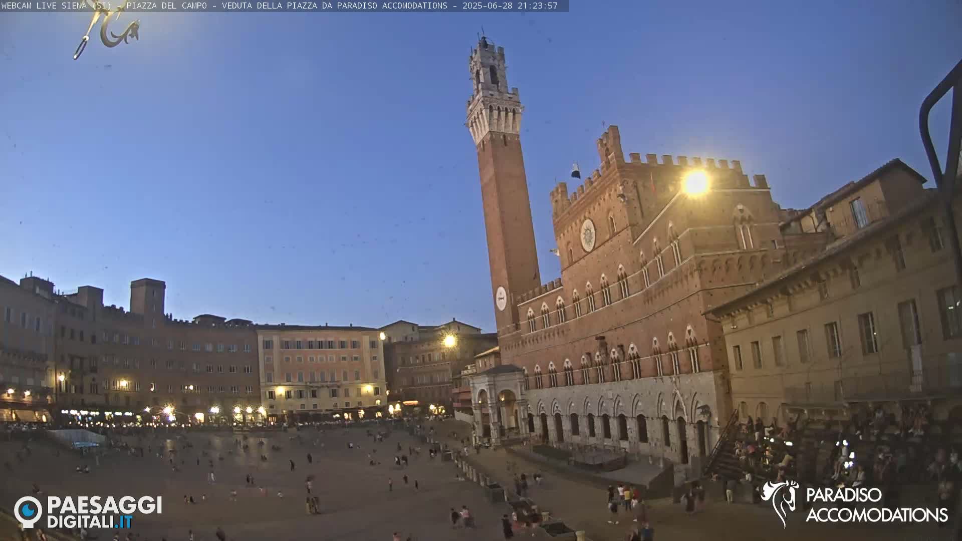 Siena , Piazza del Campo II Square Live Cam - Tuscany, Italy