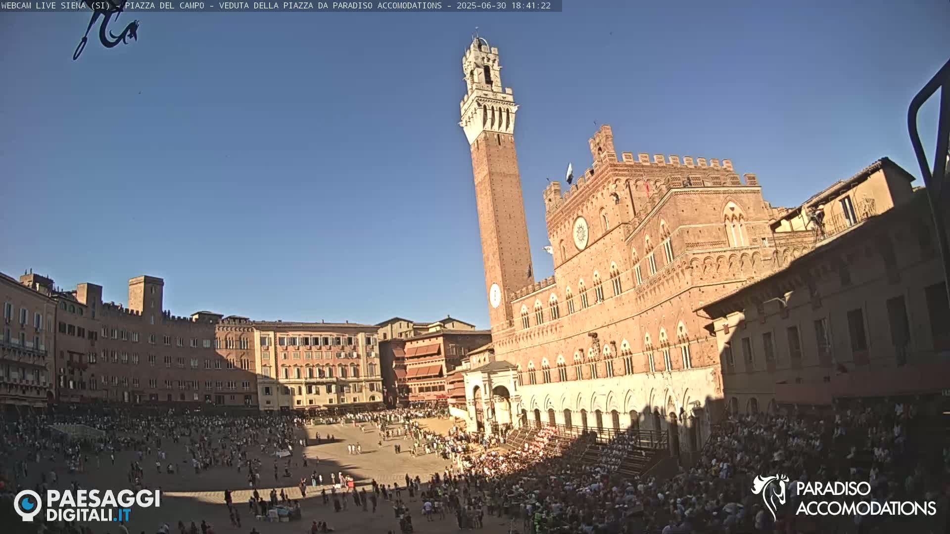 Siena , Piazza del Campo II Square Live Cam - Tuscany, Italy