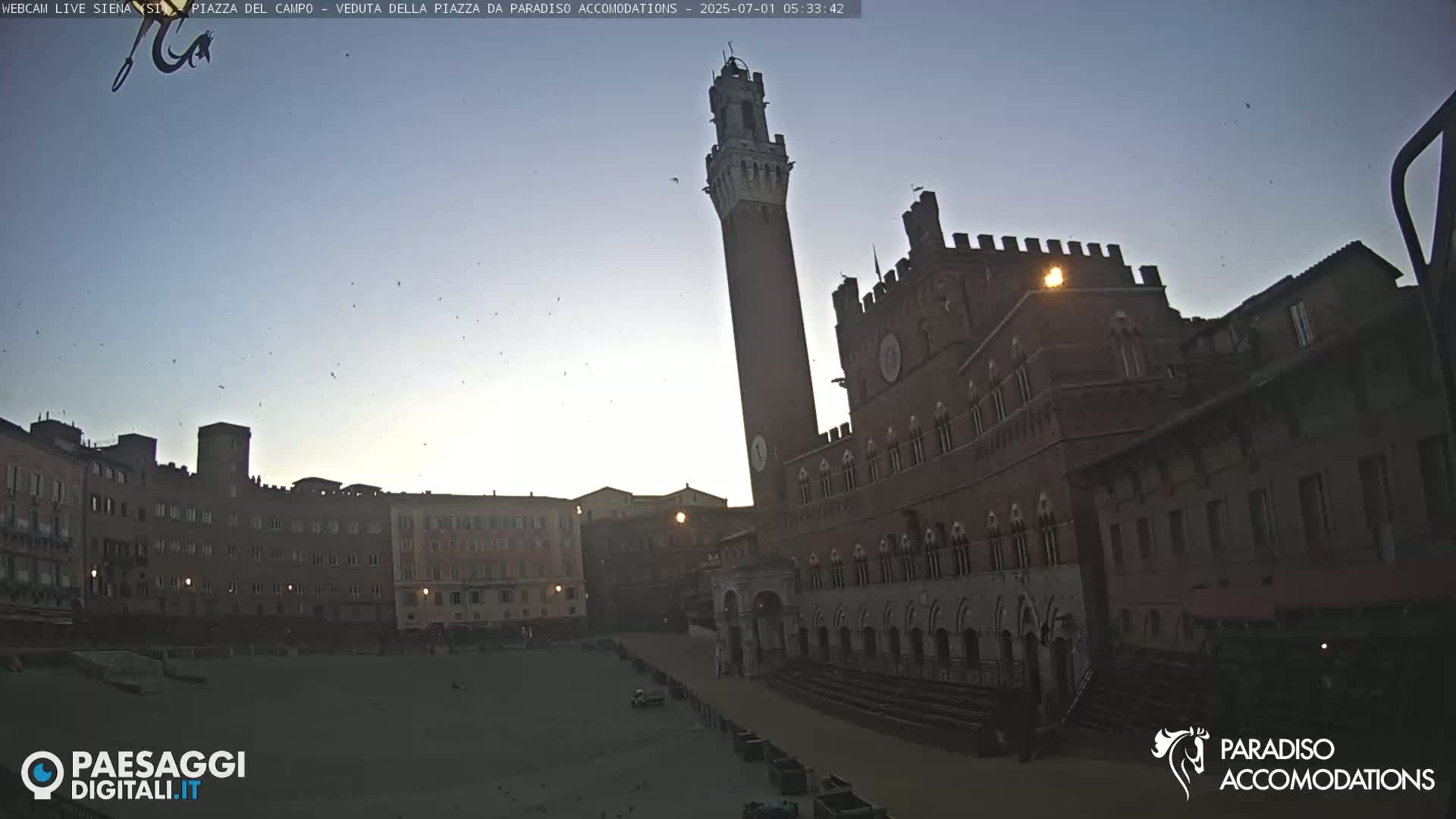 Siena , Piazza del Campo II Square Live Cam - Tuscany, Italy