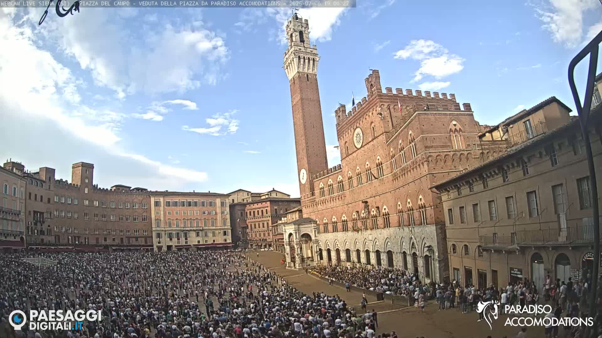 Siena , Piazza del Campo II Square Live Cam - Tuscany, Italy