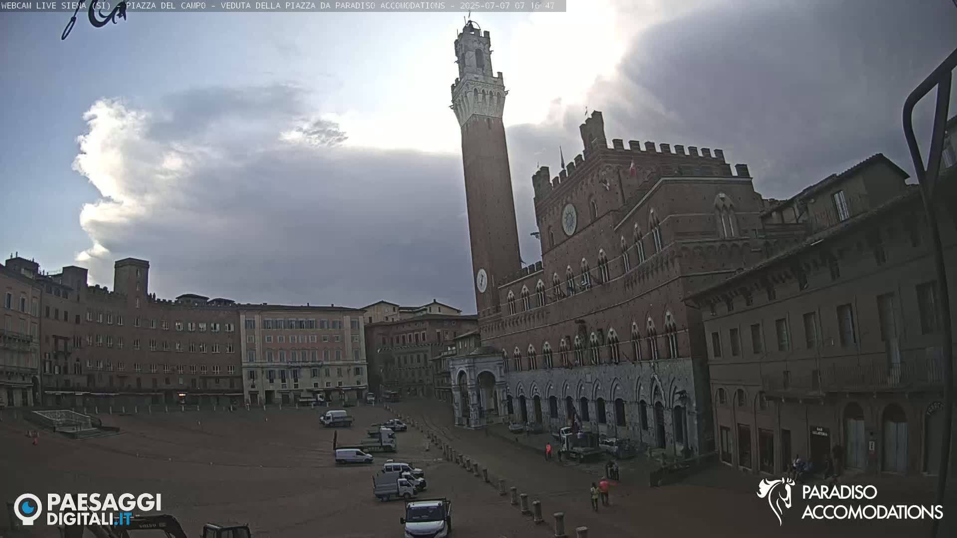 Siena , Piazza del Campo II Square Live Cam - Tuscany, Italy