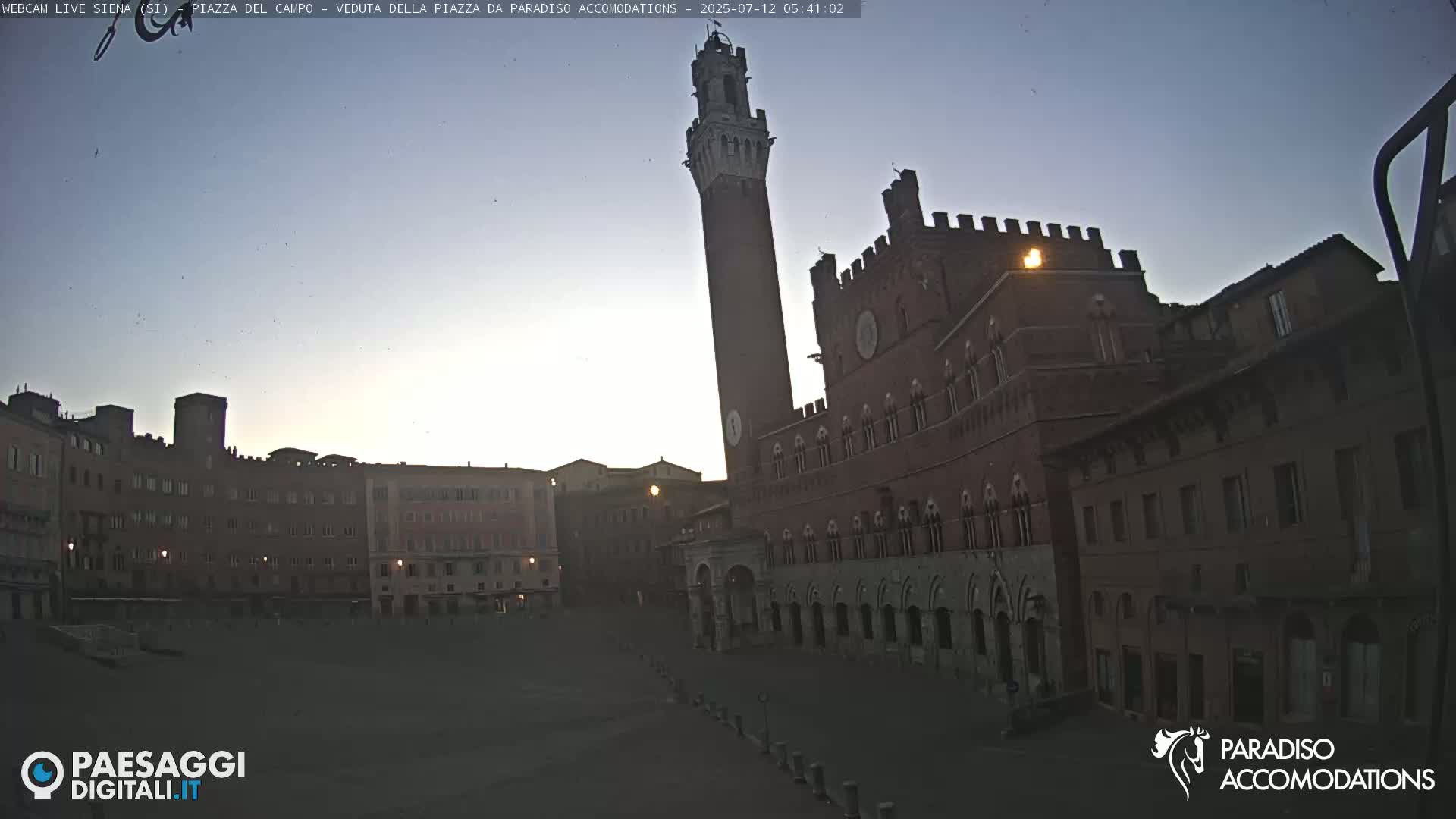 Siena , Piazza del Campo II Square Live Cam - Tuscany, Italy