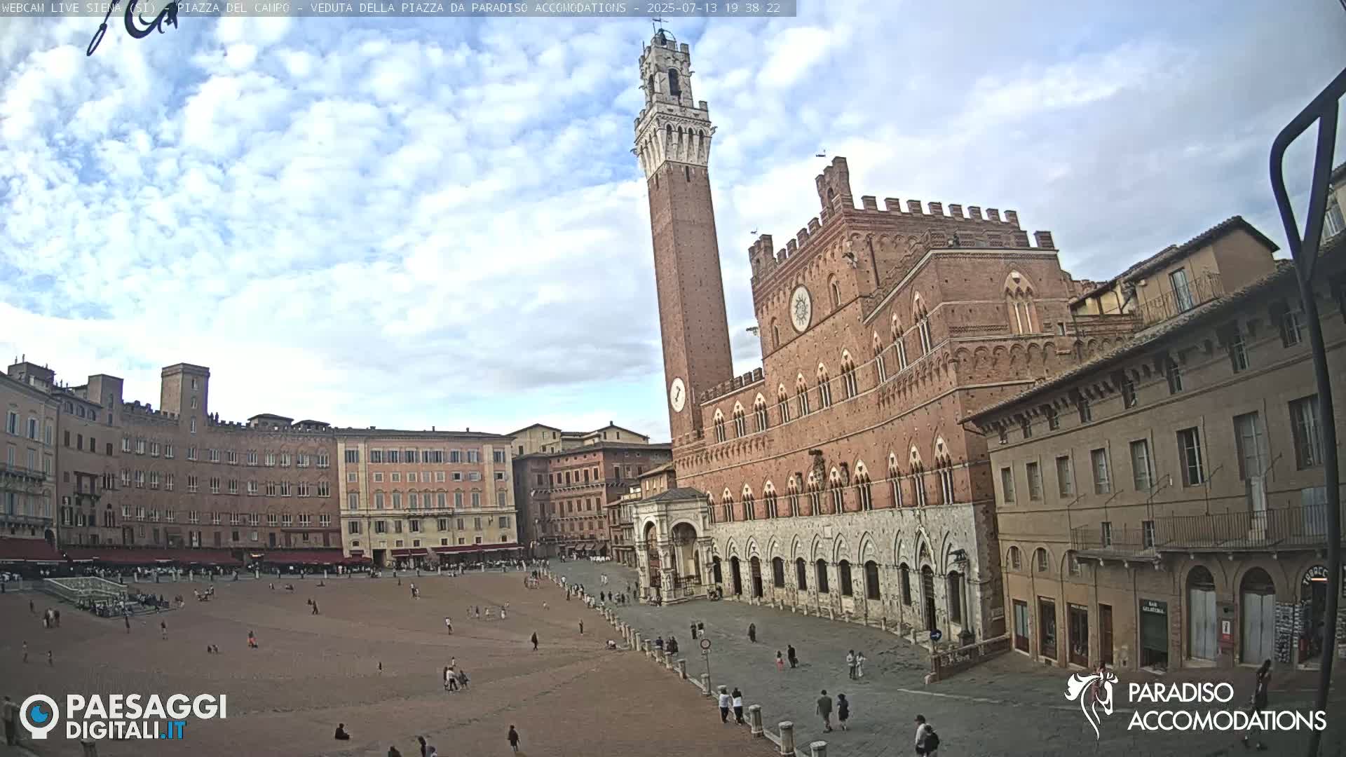 Siena , Piazza del Campo II Square Live Cam - Tuscany, Italy