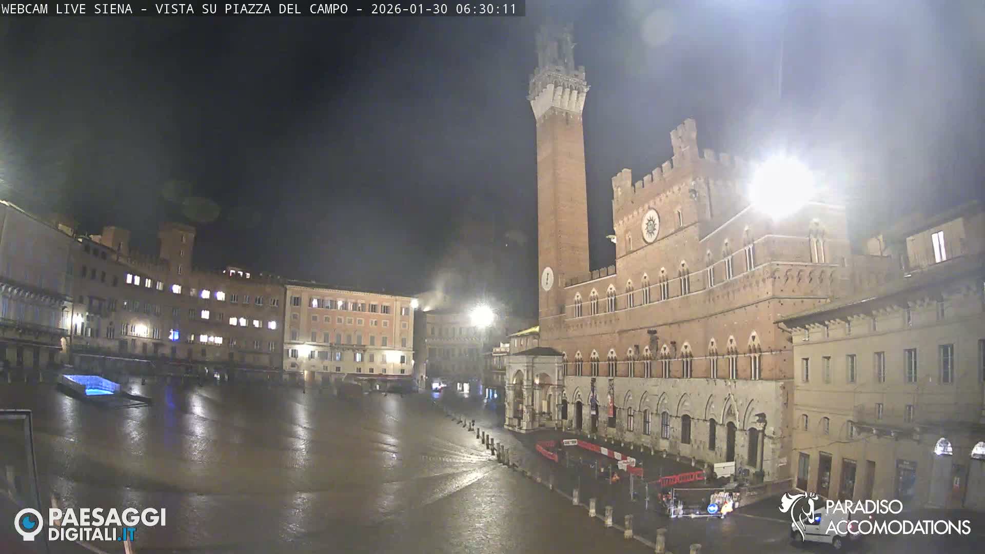Siena , Piazza del Campo II Square Live Cam - Tuscany, Italy