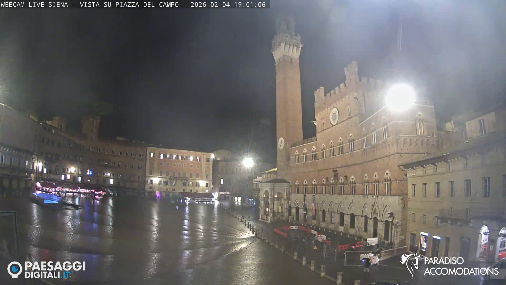 Siena , Piazza del Campo II Square Live Cam - Tuscany, Italy