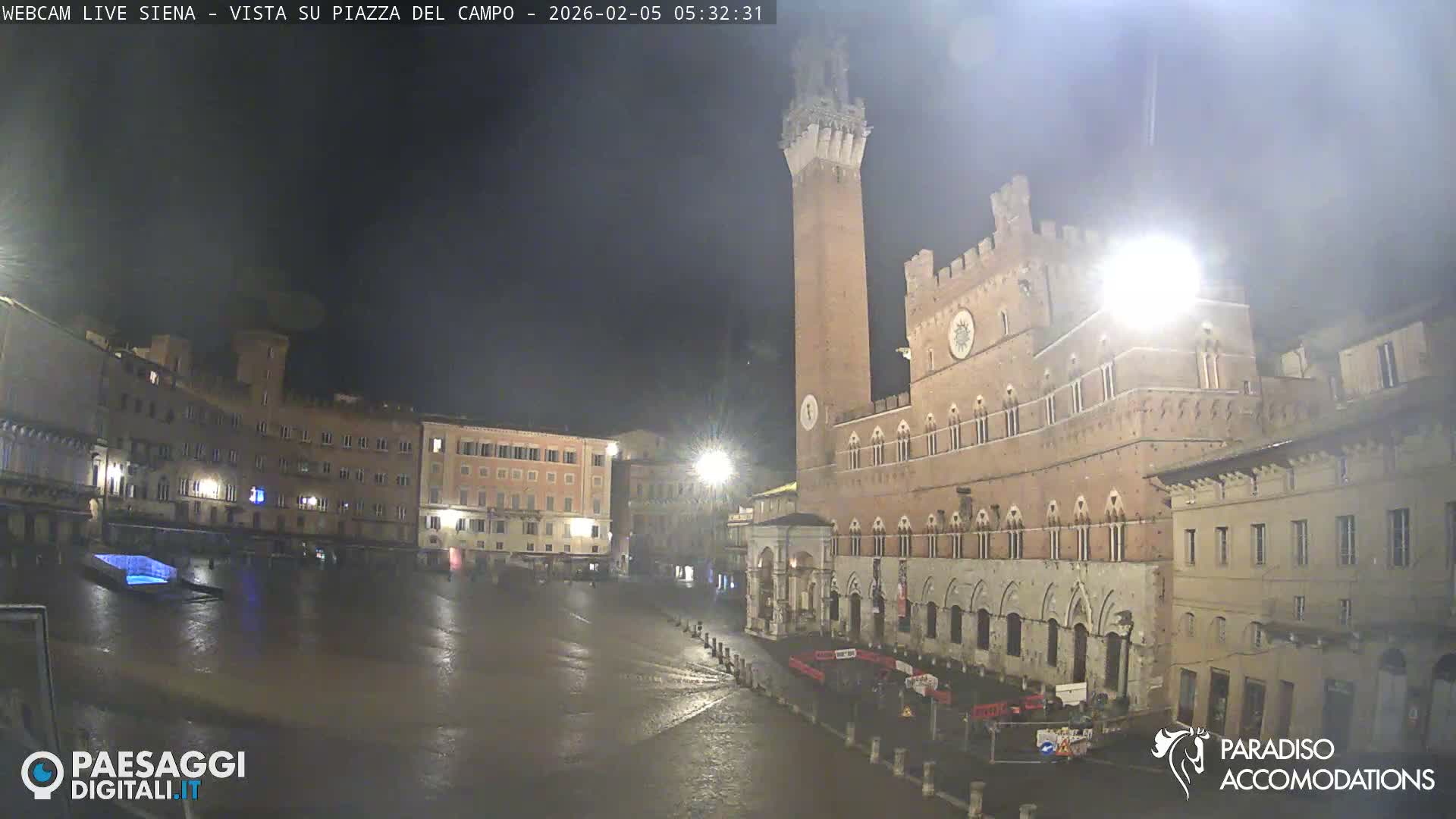 Siena , Piazza del Campo II Square Live Cam - Tuscany, Italy